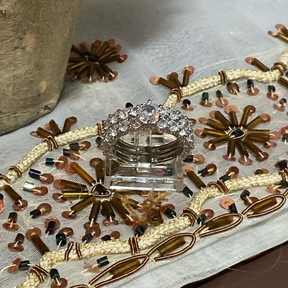 Elegant Silver Diamond Ring Set - Picture 12 of 14